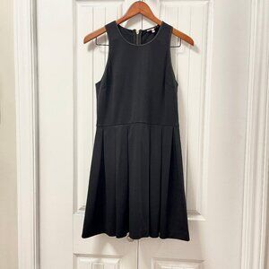 Juicy Couture Sleeveless Pleated Fit & Flare Dress Black – M